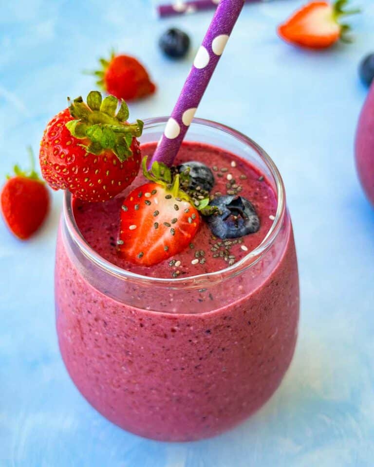 Easy Mixed Berry Smoothie Recipe (Healthy Drink) - Seasons in the Kitchen